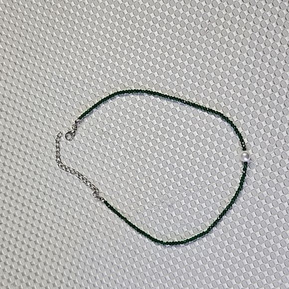 GREEN BEADED CHOKER WITH FAUX PEARL - Picture 5 of 5